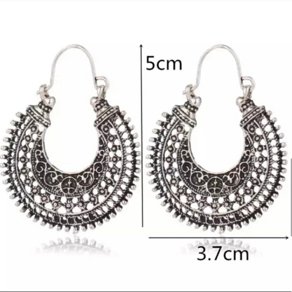 NEW Antique Silver tone Vintage style Earrings - Picture 2 of 4